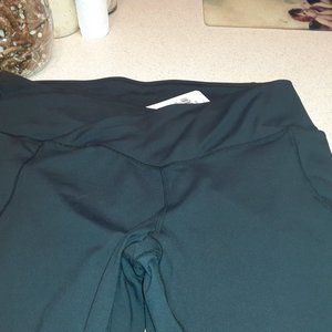 NWT Fabletics Women's High-Waisted PureLuxe Cross 7/8 Leggings Black 2X (18-20)